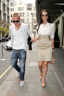 Danielle Lloyd feet photo thumbnail