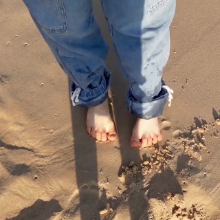 Danielle Marsh feet photo 11