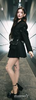 Danielle Marsh feet photo 11