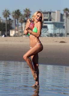 Danielle Mathers feet photo 9