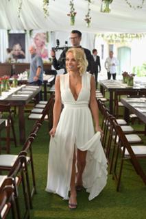 Danielle Mathers feet photo 17