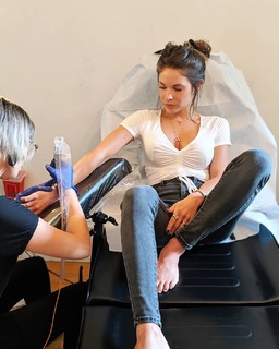 Danielle Mathers feet photo 5