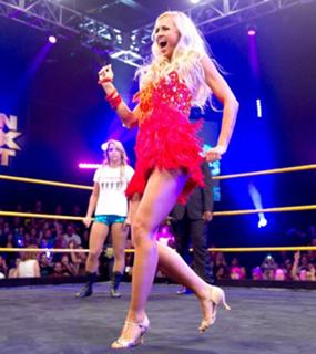 Danielle Moinet feet photo thumbnail