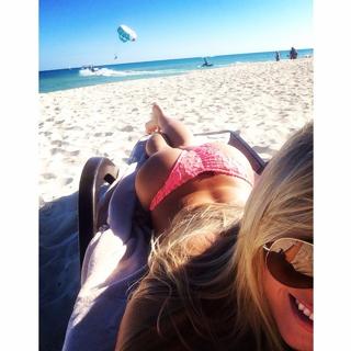 Danielle Moinet feet photo thumbnail
