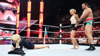 Danielle Moinet feet photo thumbnail
