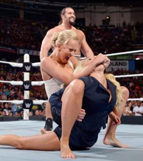 Danielle Moinet feet photo thumbnail