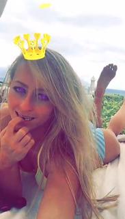 Danielle Moinet feet photo thumbnail