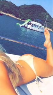 Danielle Moinet feet photo thumbnail