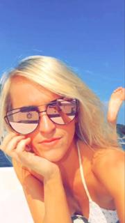Danielle Moinet feet photo thumbnail