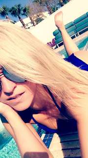 Danielle Moinet feet photo thumbnail
