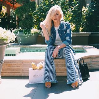 Danielle Moinet feet photo thumbnail