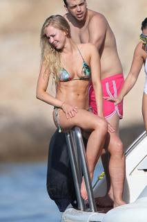 Danielle Moinet feet photo thumbnail