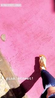 Danielle Moinet feet photo thumbnail