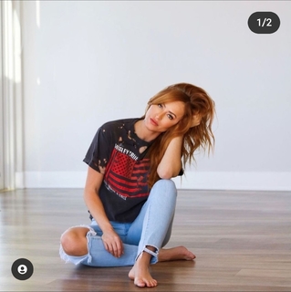 Danielle Moinet feet photo thumbnail