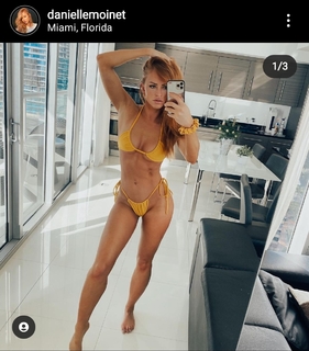 Danielle Moinet feet photo thumbnail