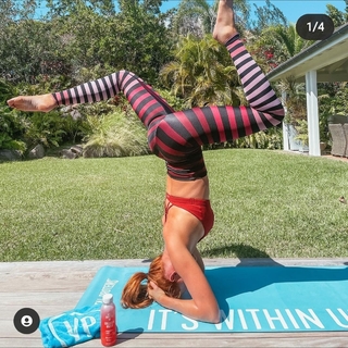 Danielle Moinet feet photo thumbnail
