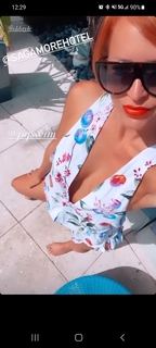 Danielle Moinet feet photo thumbnail