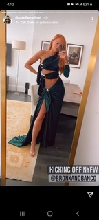 Danielle Moinet feet photo thumbnail