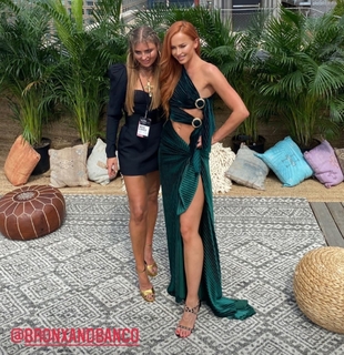 Danielle Moinet feet photo thumbnail
