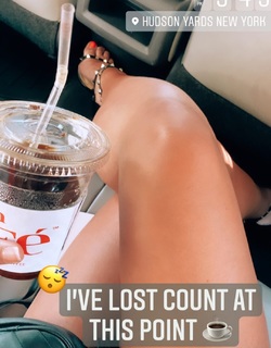 Danielle Moinet feet photo thumbnail