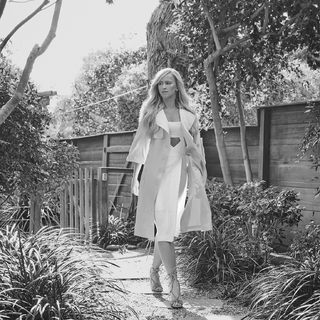 Danielle Moinet feet photo thumbnail