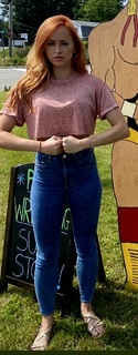 Danielle Moinet feet photo thumbnail