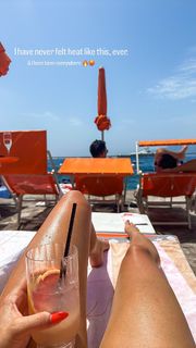 Danielle Moinet feet photo thumbnail