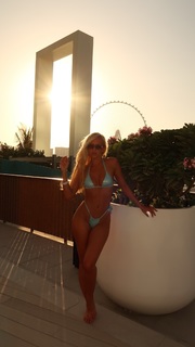 Danielle Moinet feet photo thumbnail