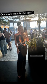 Danielle Moinet feet photo thumbnail