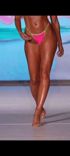 Danielle Moinet feet photo 3