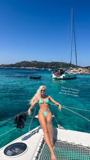 Danielle Moinet feet photo thumbnail