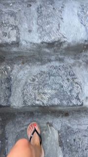 Danielle Moinet feet photo thumbnail