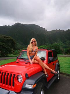 Danielle Moinet feet photo thumbnail