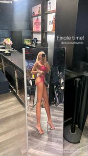 Danielle Moinet feet photo 5
