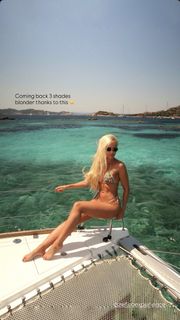 Danielle Moinet feet photo 1