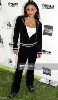 Danielle Nicolet feet photo thumbnail