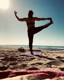 Danielle Nicolet feet photo thumbnail