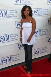 Danielle Nicolet feet photo thumbnail