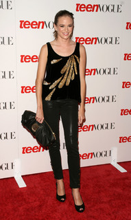 Danielle Panabaker feet photo thumbnail