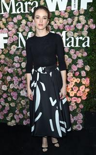 Danielle Panabaker feet photo thumbnail