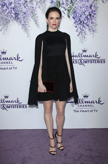 Danielle Panabaker feet photo thumbnail