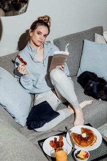 Danielle Panabaker feet photo thumbnail