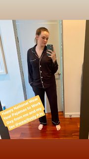 Danielle Panabaker feet photo thumbnail