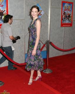 Danielle Panabaker feet photo thumbnail