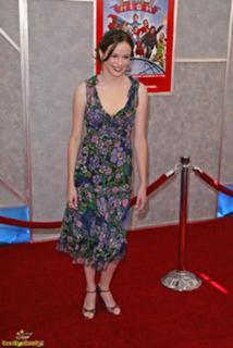 Danielle Panabaker feet photo thumbnail