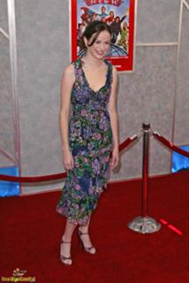 Danielle Panabaker feet photo thumbnail
