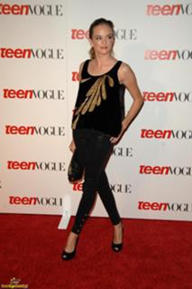Danielle Panabaker feet photo thumbnail
