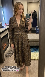Danielle Panabaker feet photo thumbnail
