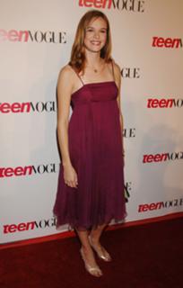 Danielle Panabaker feet photo thumbnail