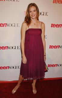 Danielle Panabaker feet photo thumbnail